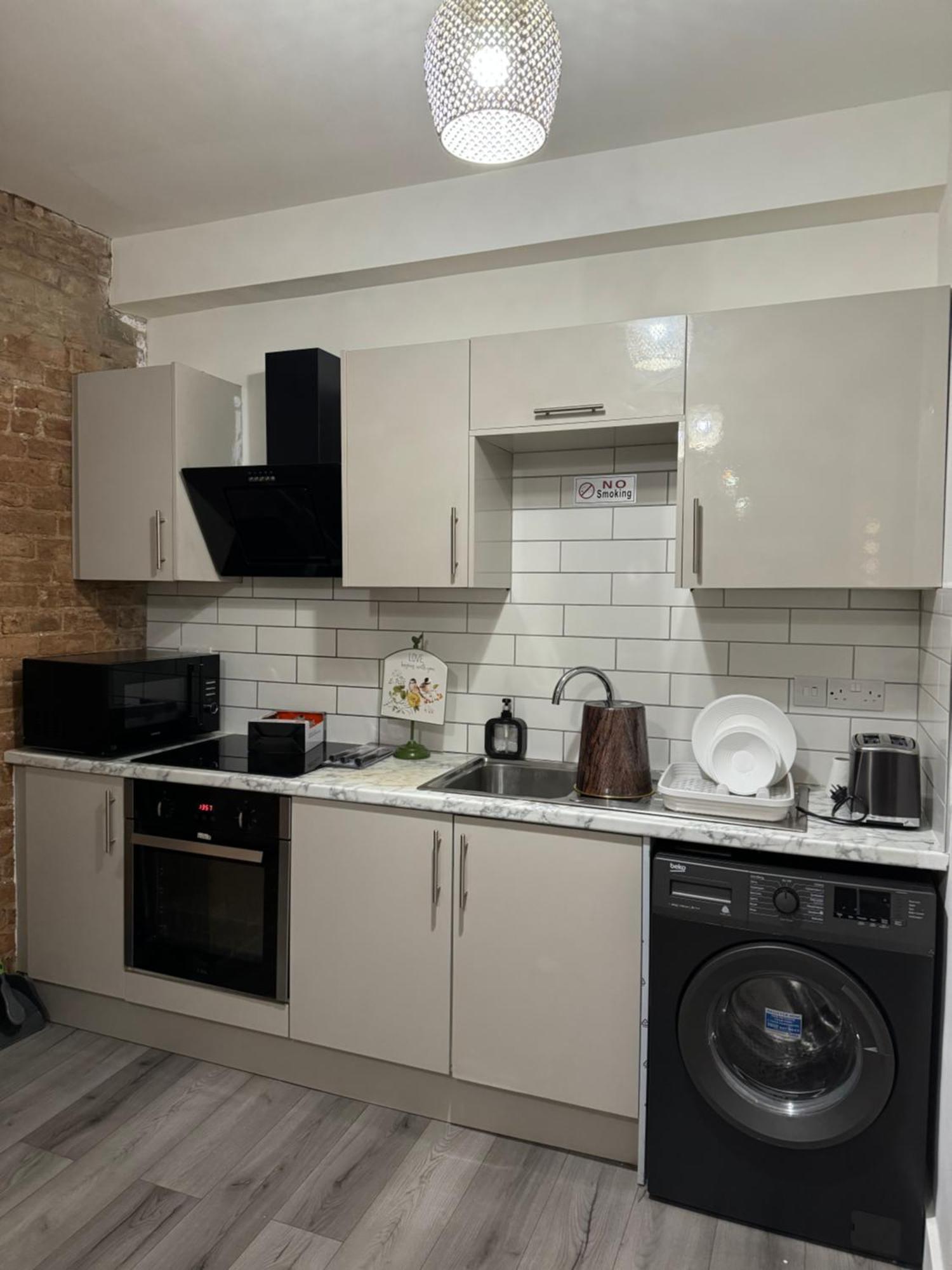 Icon Residencia Apartment Manchester Exterior photo